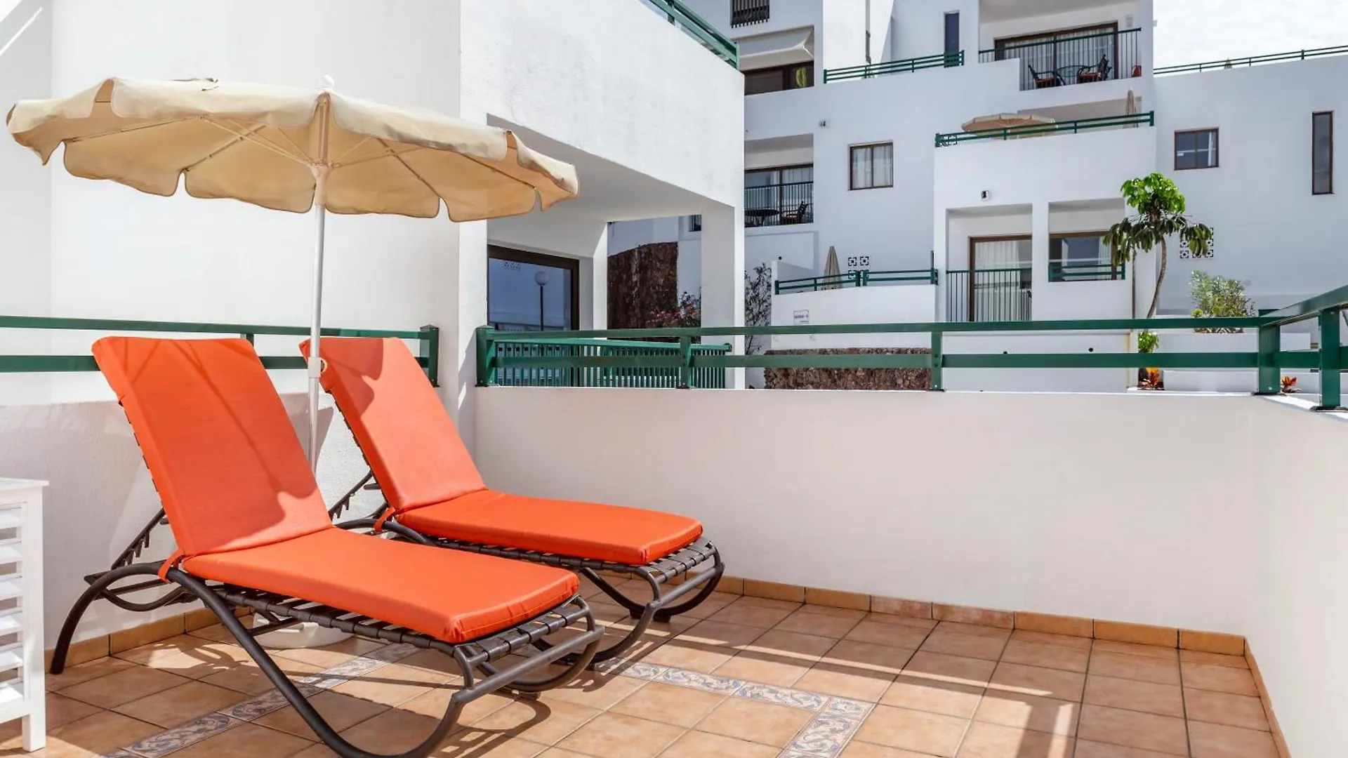 Sunset Bay Club Aparthotel Costa Adeje  3*, Costa Adeje (Tenerife) Spain